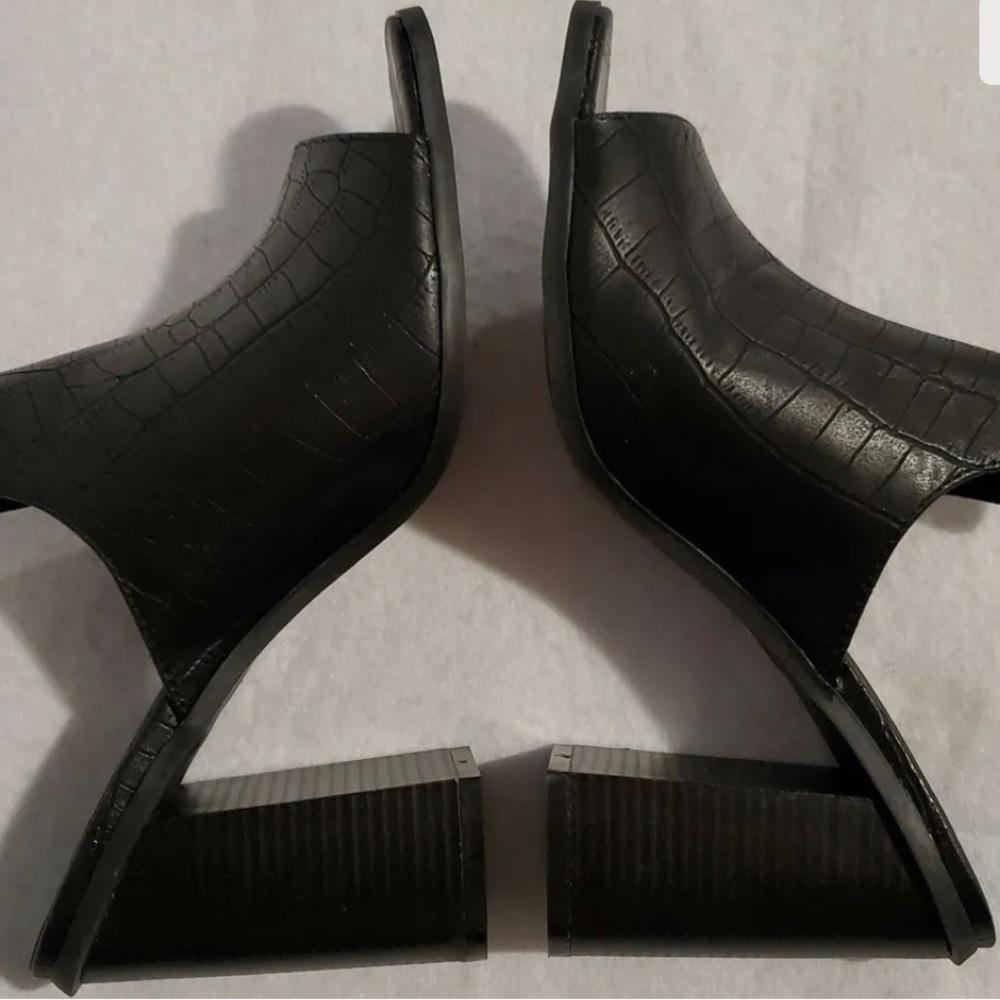 Seven7 Women's Size 8 Black Isabella Mules Croc Texture 4" Heel Vegan Leather